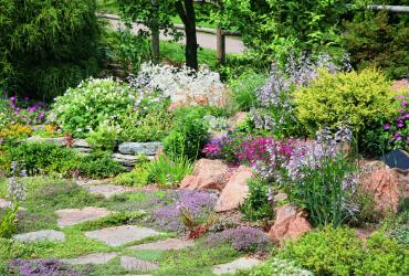 Mes 10 meilleures idées pour l’aménagement de votre allée de jardin